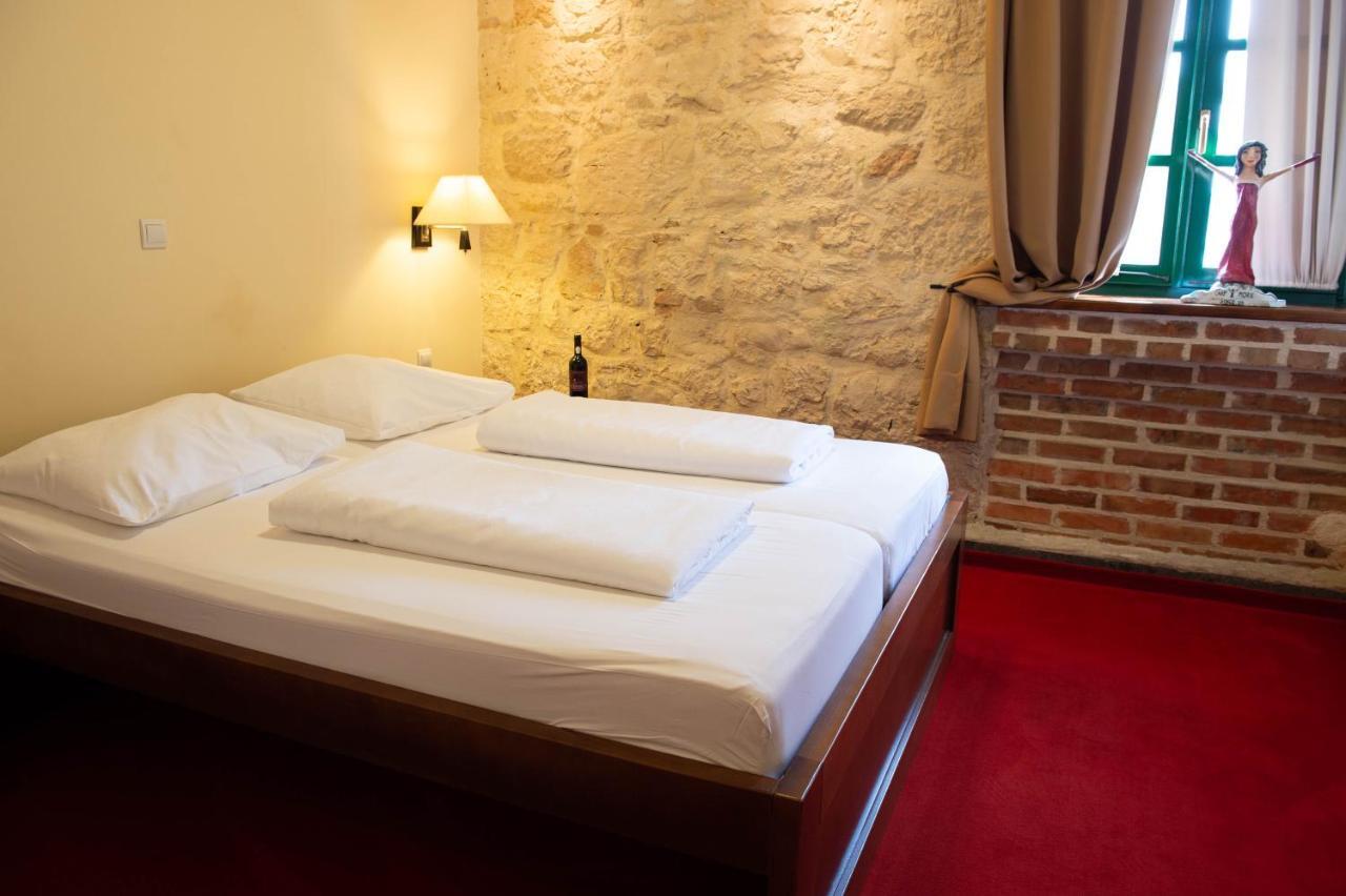 Hotel Carpymore Biograd Na Moru Bagian luar foto