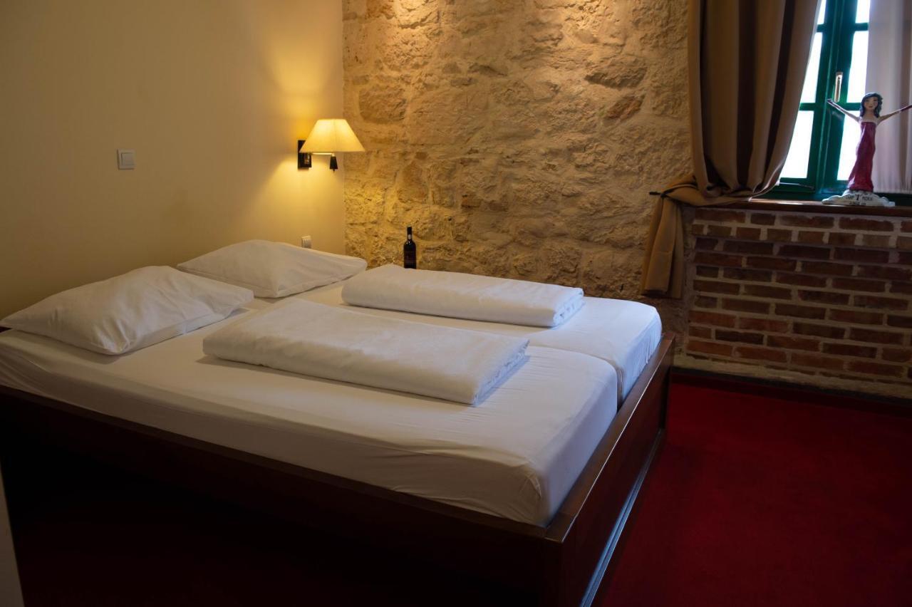 Hotel Carpymore Biograd Na Moru Bagian luar foto
